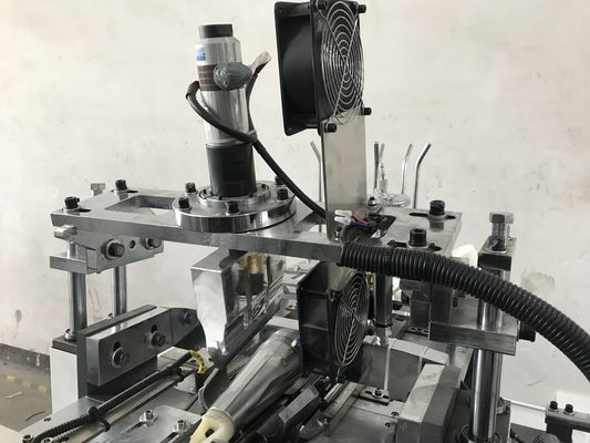 Máquina automática de fabricação de copos de papel descartáveis de velocidade média com tamanho externo de 2130mm*1350mm*1900mm e tensão de 220V/380V