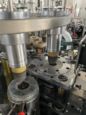 Máquina de moldagem de copos de papel de consumo com fonte de gás de 0,5-0,8 MPa e especificação de papel 150-350 GSM