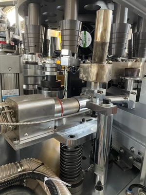 Máquina automática de fabricação de copos de papel de alta velocidade Máquina de moldagem de copos de café de papel de parede dupla 120-150pcs/m