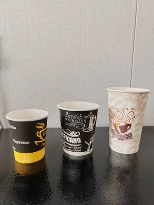 Máquina de fabricação de copos de papel descartáveis de alta velocidade 65-85 pcs/min para copos de café de 3-16 oz no Paquistão