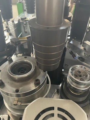 2340mm*1435mm*1800mm Voltagem 380V 50HZ máquina de fazer copos de papel para 2-16oz copos de café no Paquistão