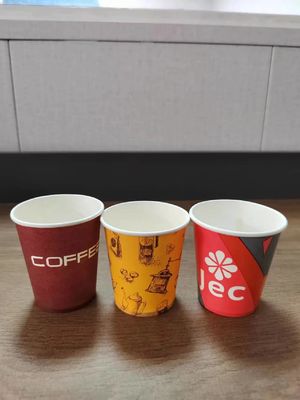 2340mm*1435mm*1800mm Voltagem 380V 50HZ máquina de fazer copos de papel para 2-16oz copos de café no Paquistão